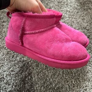 Cozy Pink Kids Uggs
